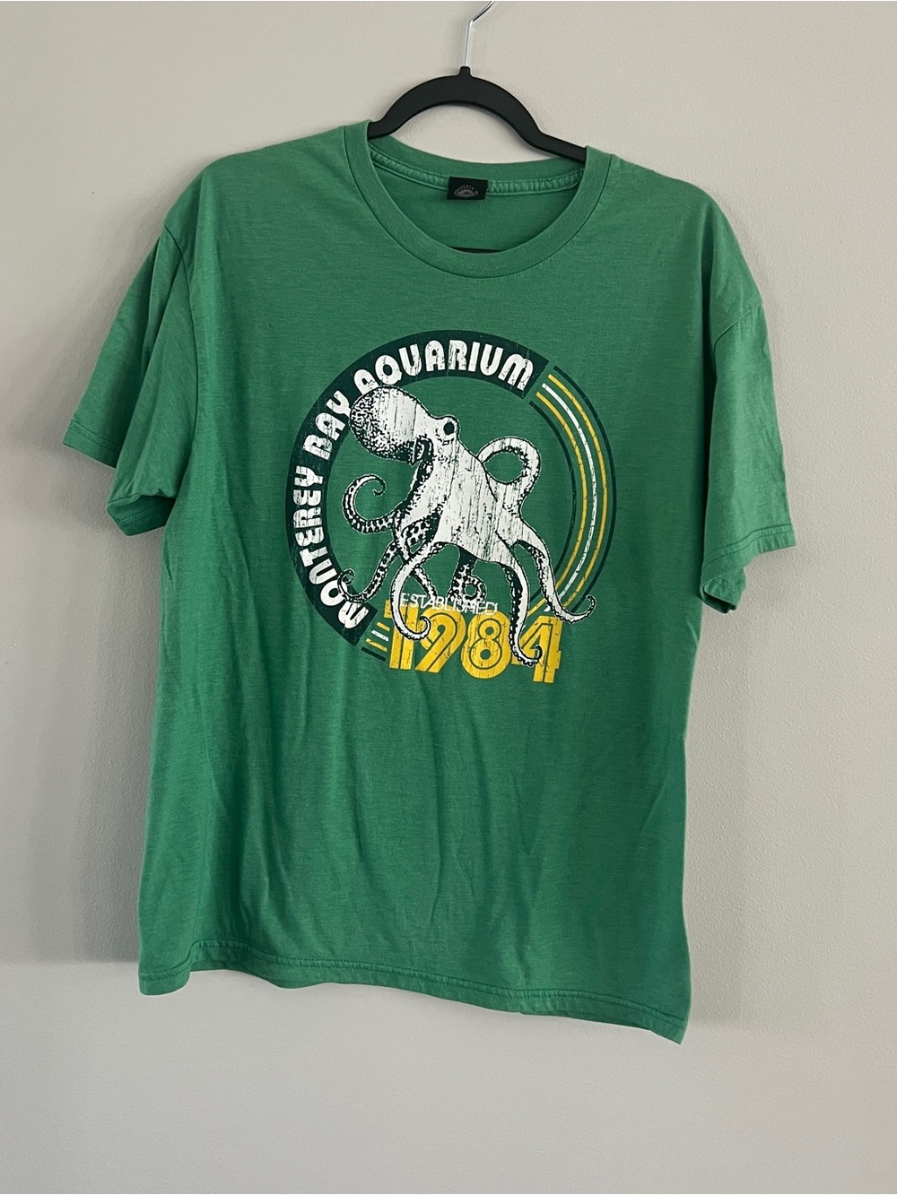 Vintage Monterey Bay Green Octopus Aquarium Tee